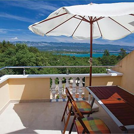 Amazing Apartment In Malinska With Kitchen מראה חיצוני תמונה